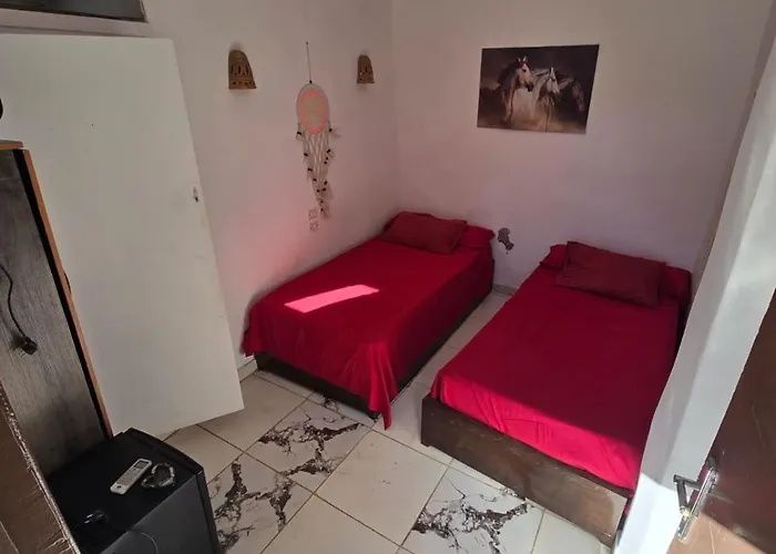 Dania House فندق 3*